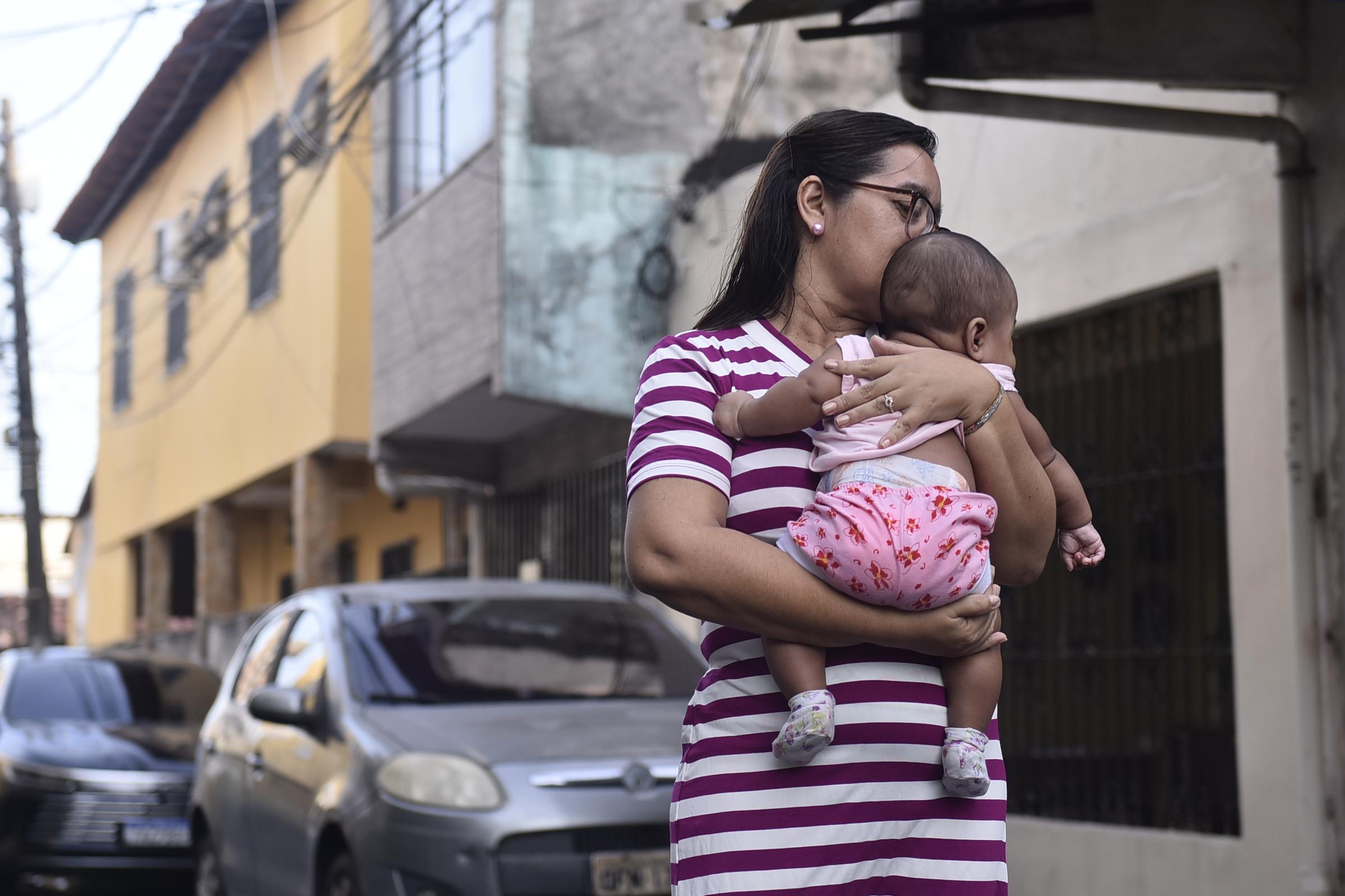 Cristiane Barbosa é mãe da bebê Maria Vitória