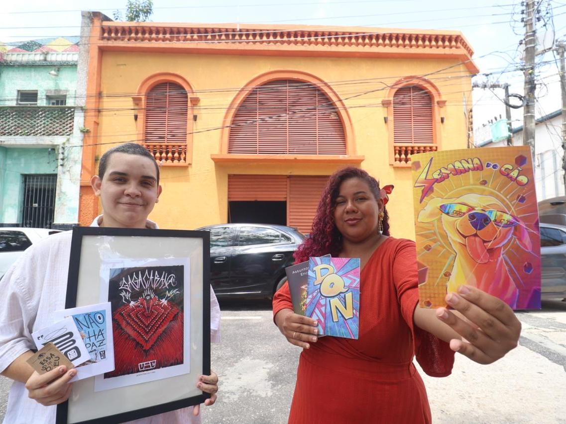 Artistas independentes, Mandy Modesto e Victória Monteiro participam da Jenipapo Feira de Arte Gráfica, que reúne mais de 50 expositores em edição especial de Círio