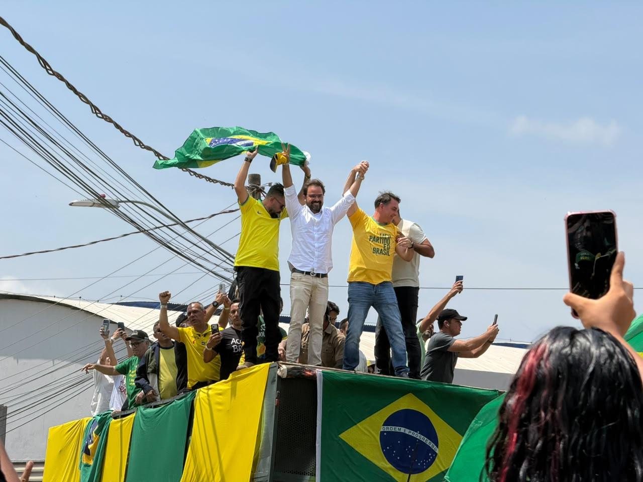 "Ele, se fosse eleito, ia se vingar do povo de Marabá, do povo do Pará", declarou Flávio Bolsonaro.