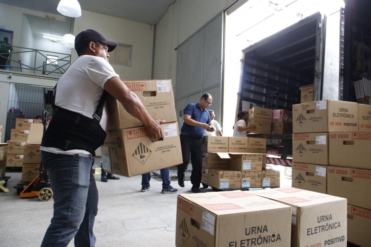 Distribuição das urnas eletrônicas para o segundo turno das Eleições 2026 começou nesta quinta-feira (22), em Ananindeua, e segue até sábado (23), com o apoio de 48 veículos na Região Metropolitana de Belém