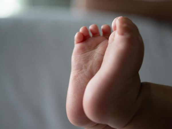 Mãe é investigada após bebê sofrer queimaduras em São Miguel do Guamá.
