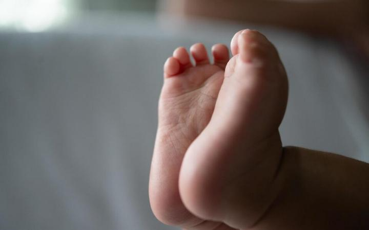 Mãe é investigada após bebê sofrer queimaduras em São Miguel do Guamá.