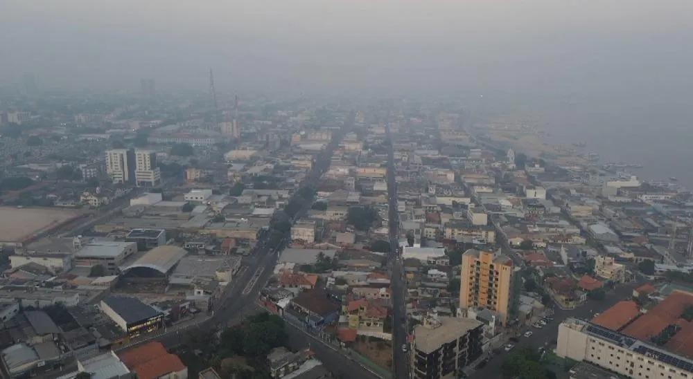 Cidade de Santarém, no Oeste do Pará, tomada pela fumaça das queimadas na região