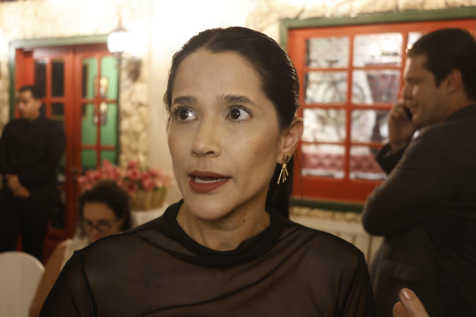 A empresária Carol Almeida, mentora e especialista em comunicação e comportamento humano, também palestrou no evento