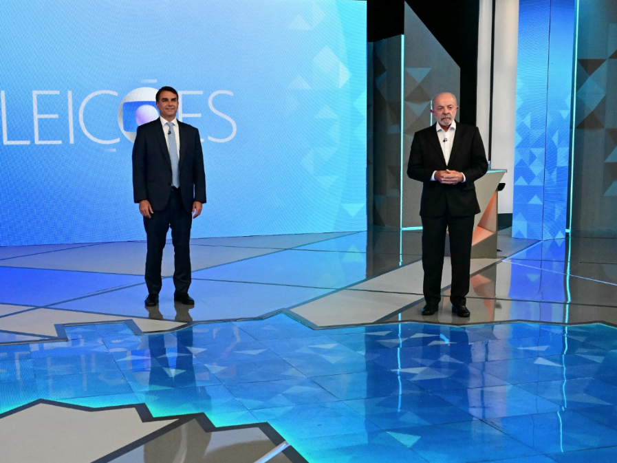 Flávio Bolsonaro diz que não vai privatizar Petrobras, Caixa e BB: 'fake news'