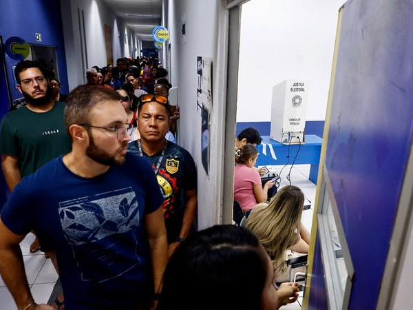 Regra eleitoral assegura ao trabalhador o direito de se ausentar do serviço para votar sem prejuízo do salário