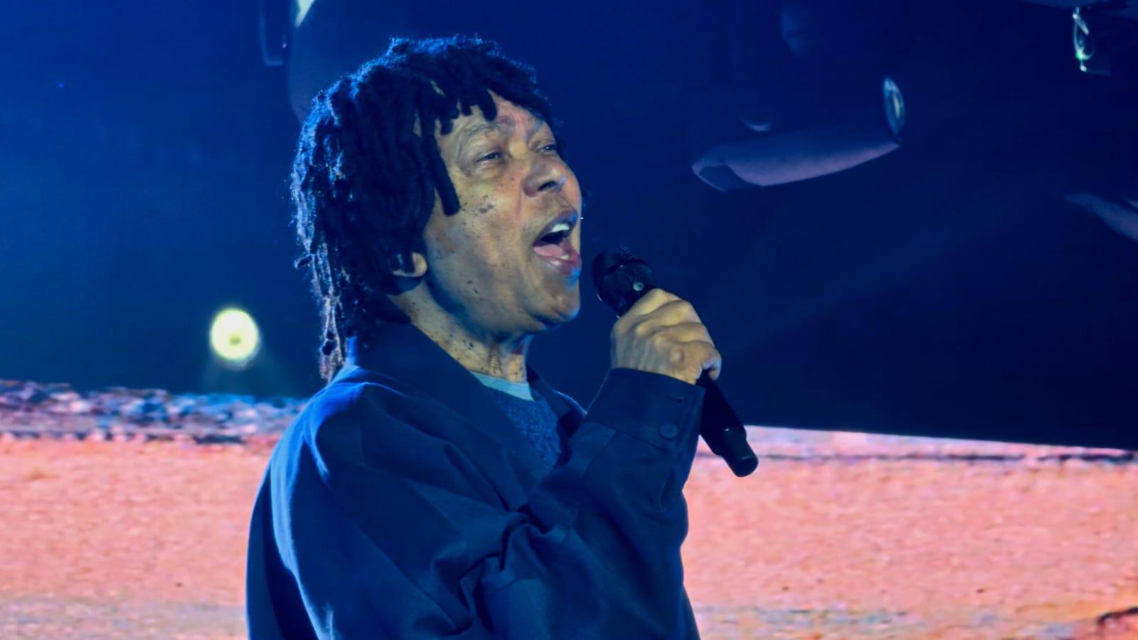 Djavan cantou e encantou Belém