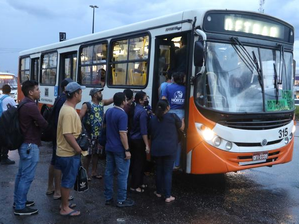 O TRE-PA determinou medidas urgentes para que eleitores consigam usar o transporte intermunicipal gratuito para votar no segundo turno das Eleições 2026, neste domingo (25)