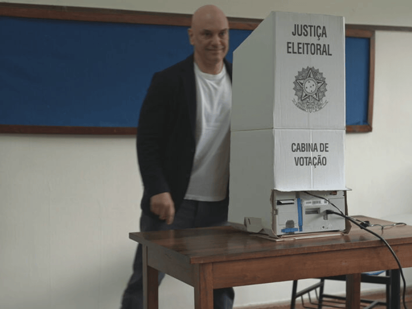 Alexandre de Moraes, do STF, vota em São Paulo