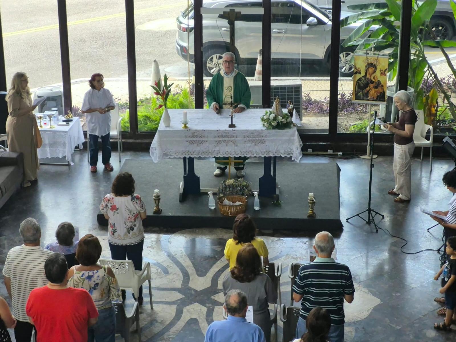 O padre Cláudio Pighin destacou a importância de reconhecer a presença de Deus na vida humana e ressaltou que a busca por Deus precisa estar necessariamente ligada à promoção do bem do próximo