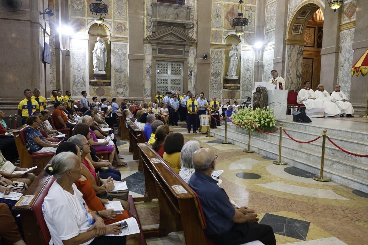 Celebração está sendo presidida por Dom Júlio Endi Akamine, arcebispo de Belém