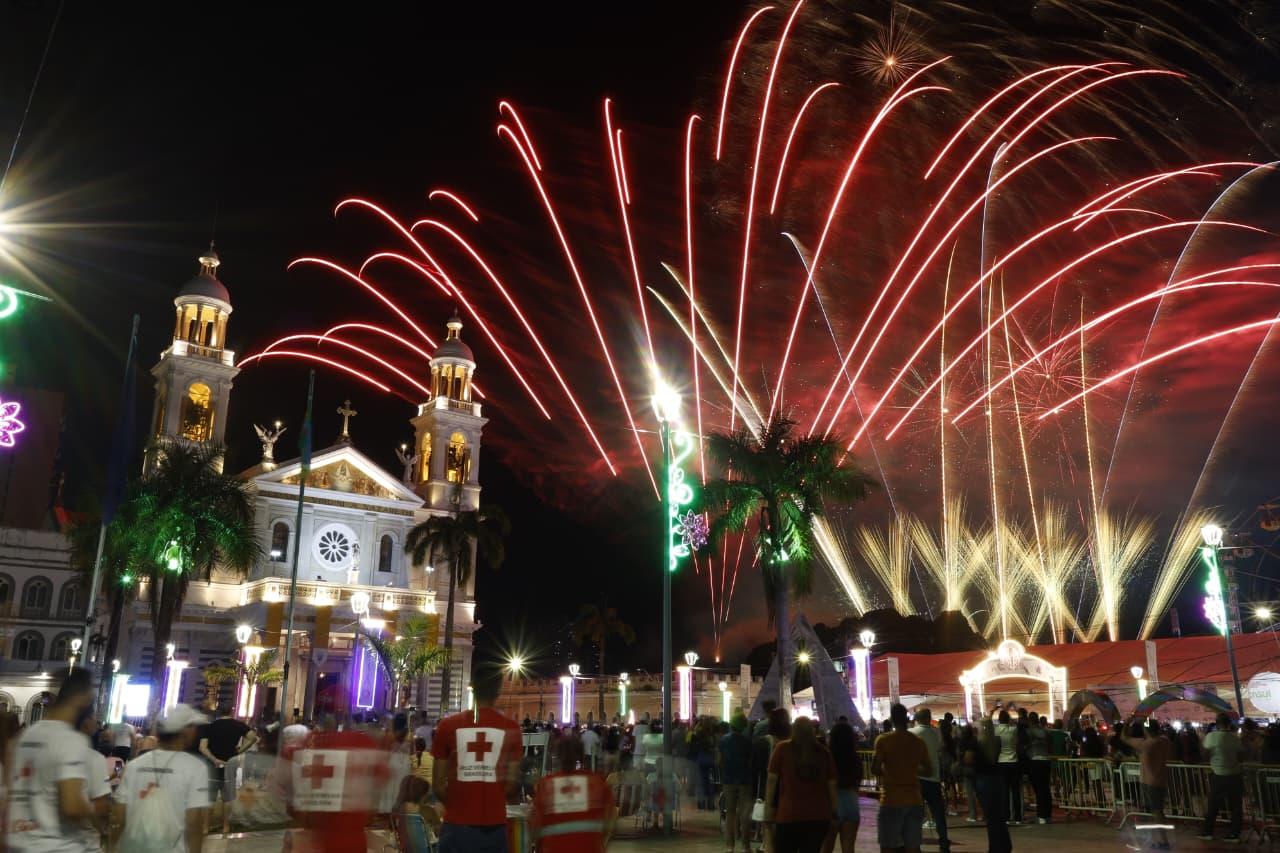 Show piromusical fez parte da programação de encerramento do Círio 2026, na noite deste domingo (25) em Belém