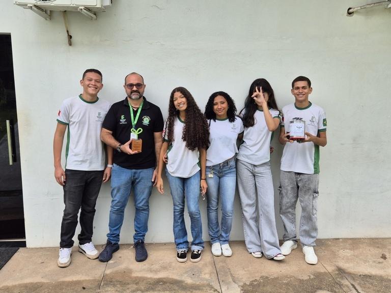 Equipe do IFPA responsável pelo projeto EcoLuz Trap.