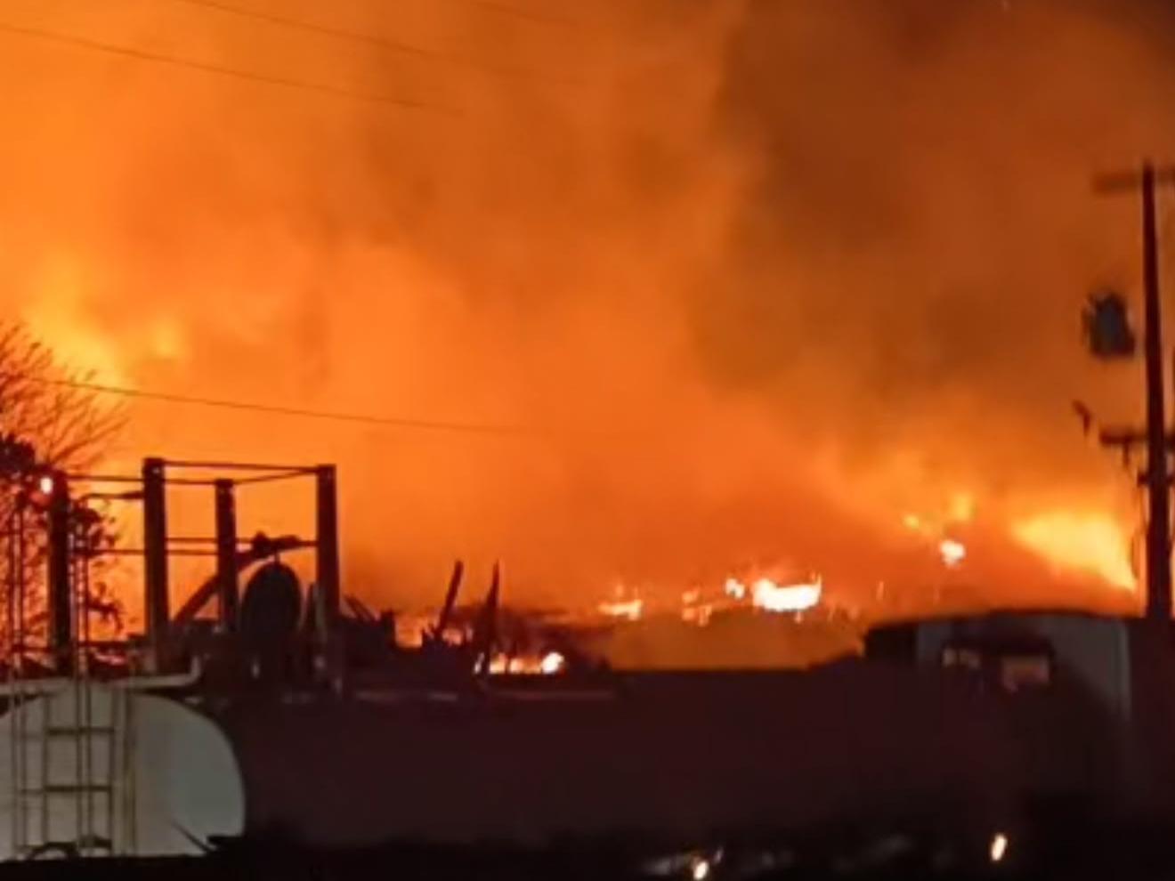Incêndio de grandes proporções atinge área de serraria em Portel, no Marajó