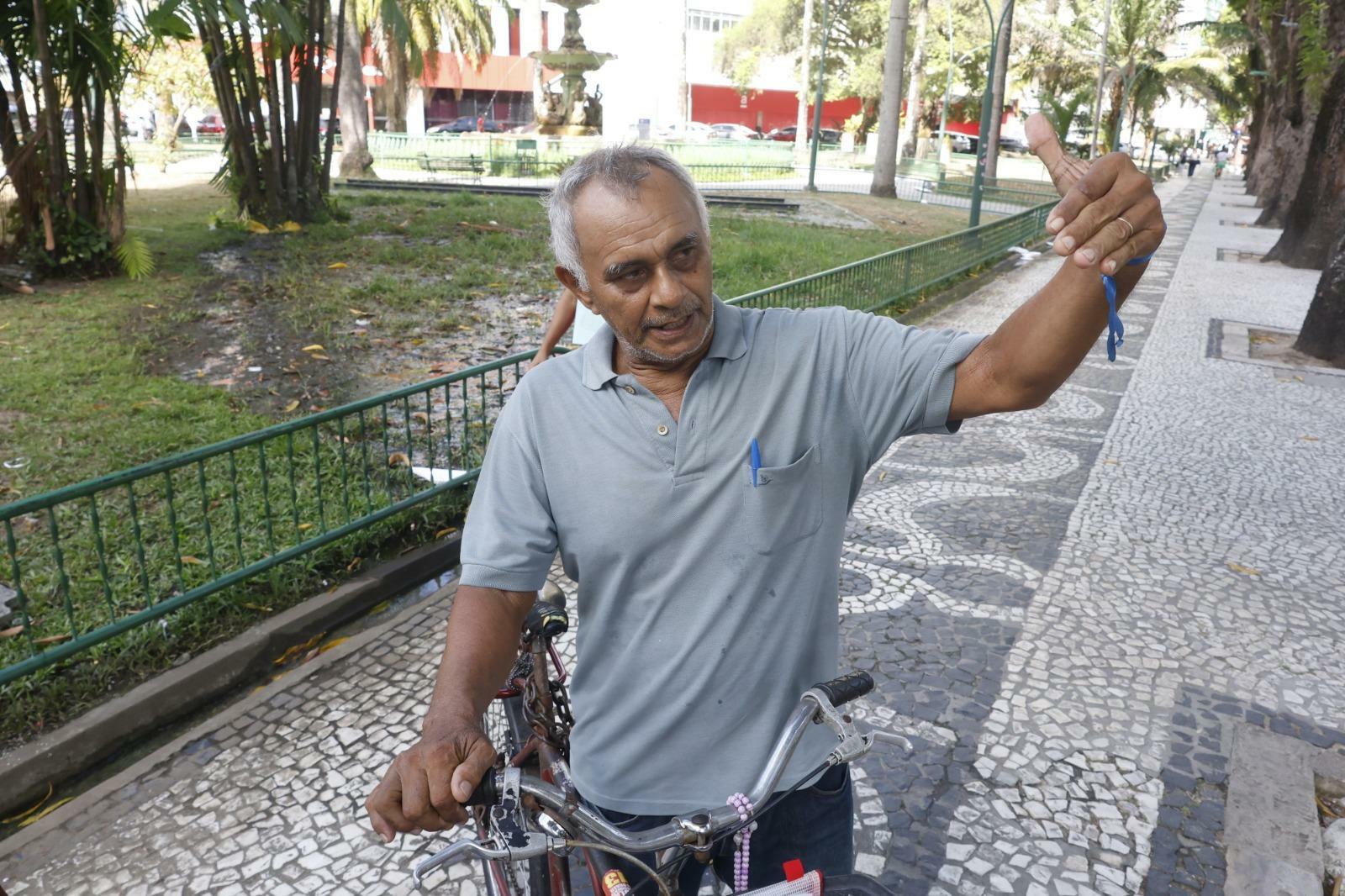 Carlito Oliveira, aposentado