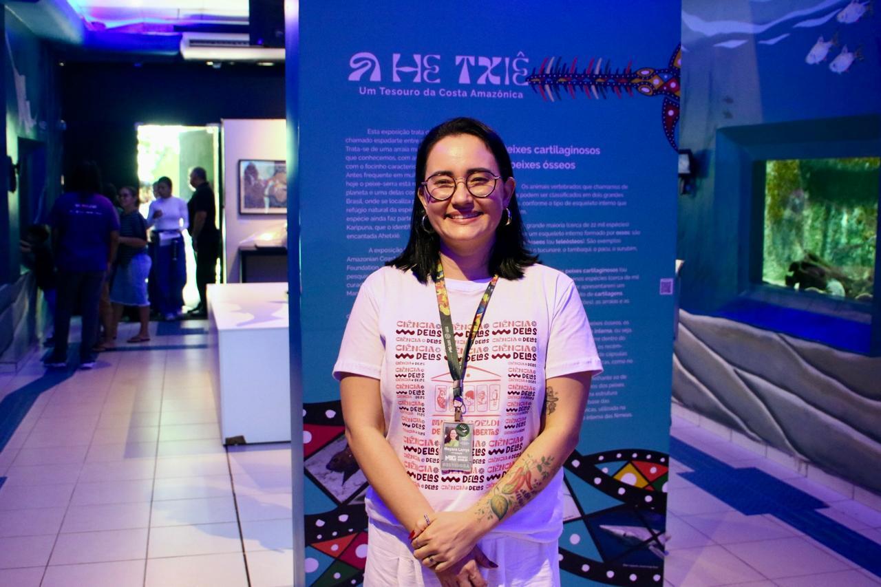 A imagem em destaque mostra Mayara Larrys, chefe do serviço de educação do Museu Paraense Emílio Goeldi (MPEG).
