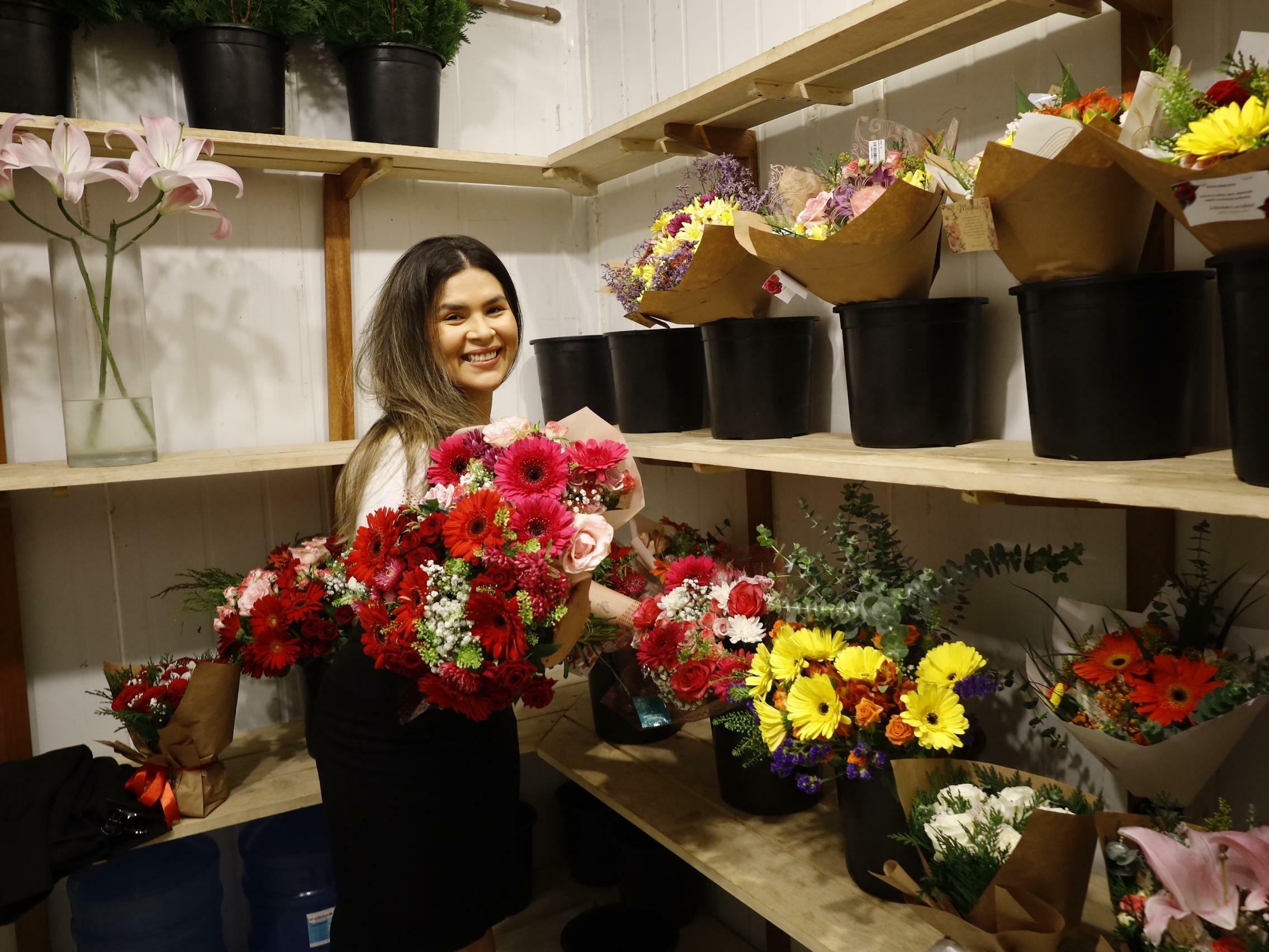 Floristas esperam alta nas vendas no Dia de Finados, mas procura ainda é fraca