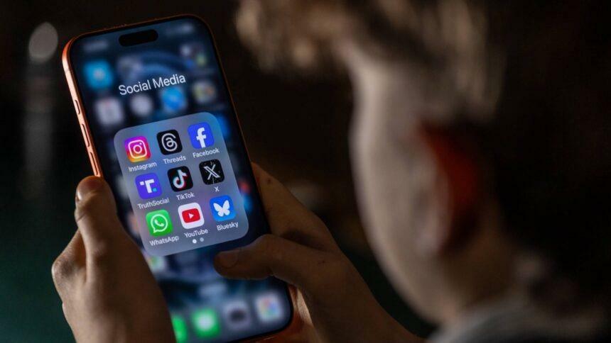 ECA Digital reforça dever de plataformas de prevenir violência contra crianças.