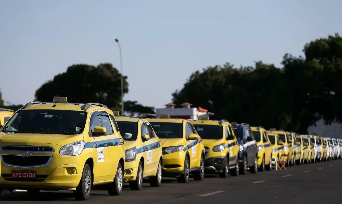 Ministério da Fazenda autorizou a disponibilização de até R$ 30 bilhões para linhas de financiamento voltadas a motoristas de aplicativos e taxistas