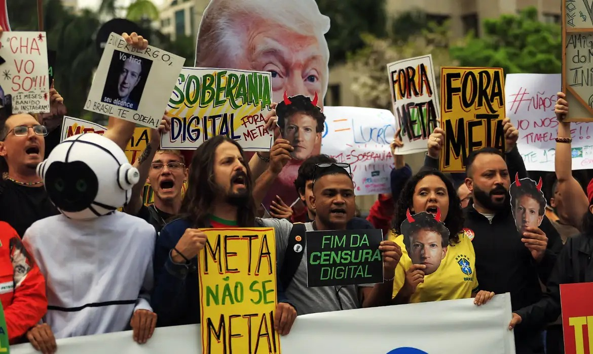 Após a reeleição de Lula, perfis nas plataformas digitais passaram a incentivar e orientar empregadores a vasculharem as redes sociais de seus funcionários