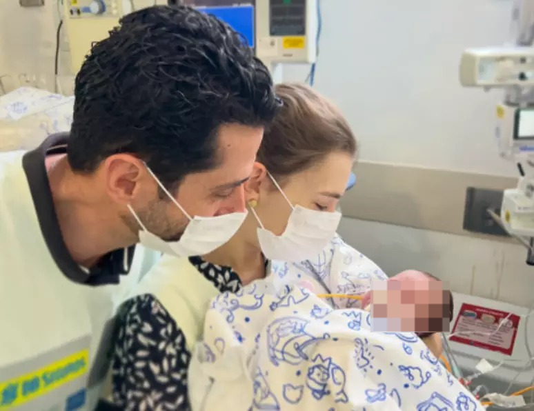 Na mensagem, o pai contou que chegou a pensar duas vezes antes de publicar as imagens da filha