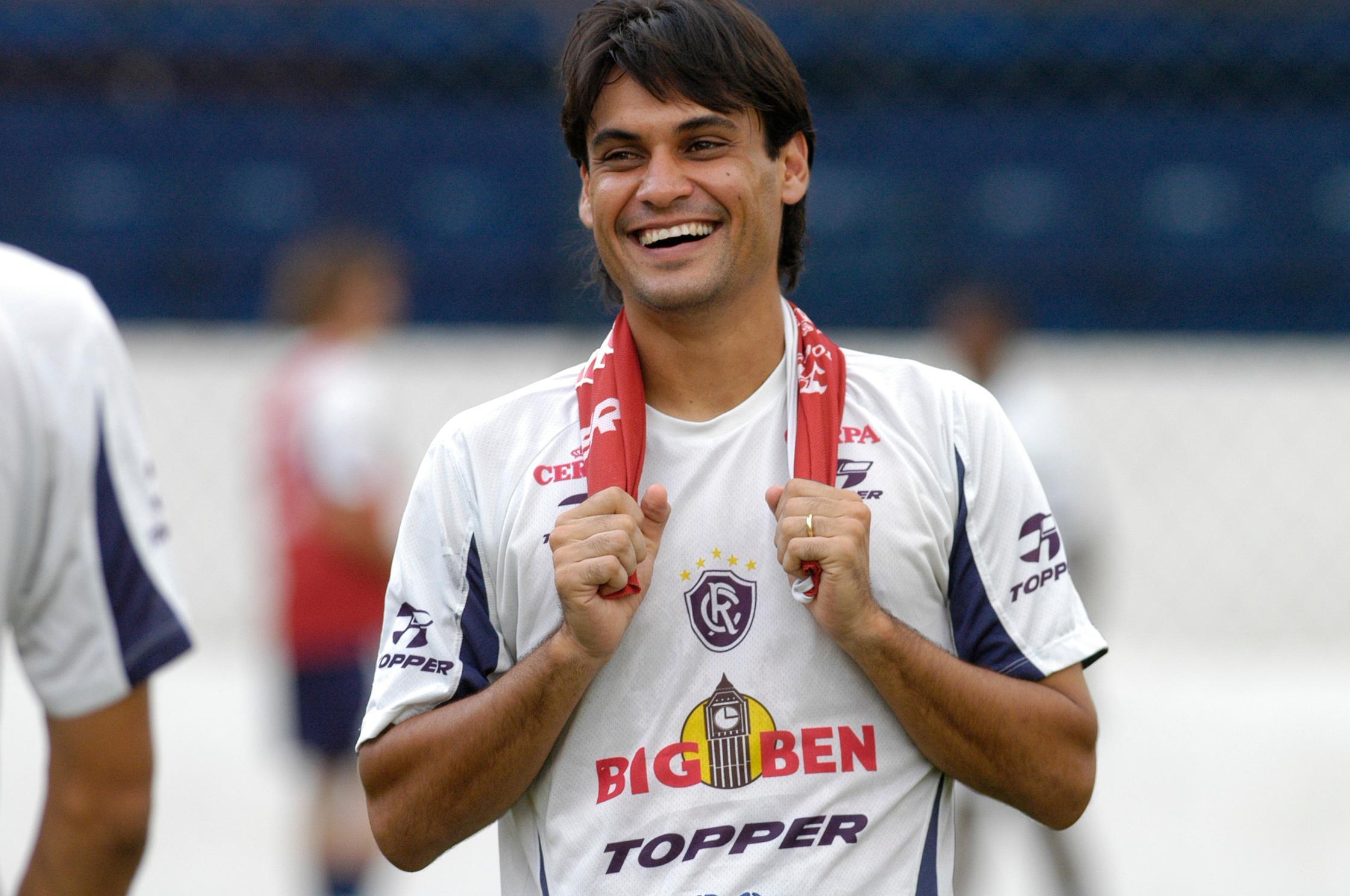 Gian encerrou a sua carreira em 2012, atuando pelo Independente de Tucuruí. No Leão Azul ganhou o apelido de "Príncipe do Baenão"