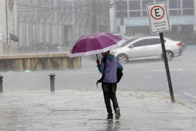 Imagem ilustrativa de chuva em Belém.