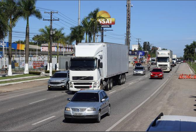 Nesta quinta-feira (13) , a Polícia Rodoviária Federal faz ação de saúde para caminhoneiros, em Benevides