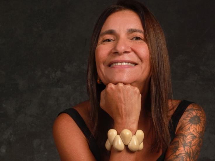 Cineasta, produtora e roteirista na ZFilmes, Zienhe Castro é responsável pela criação, direção e coordenação geral do AMAZÔNIA (FI)DOC.