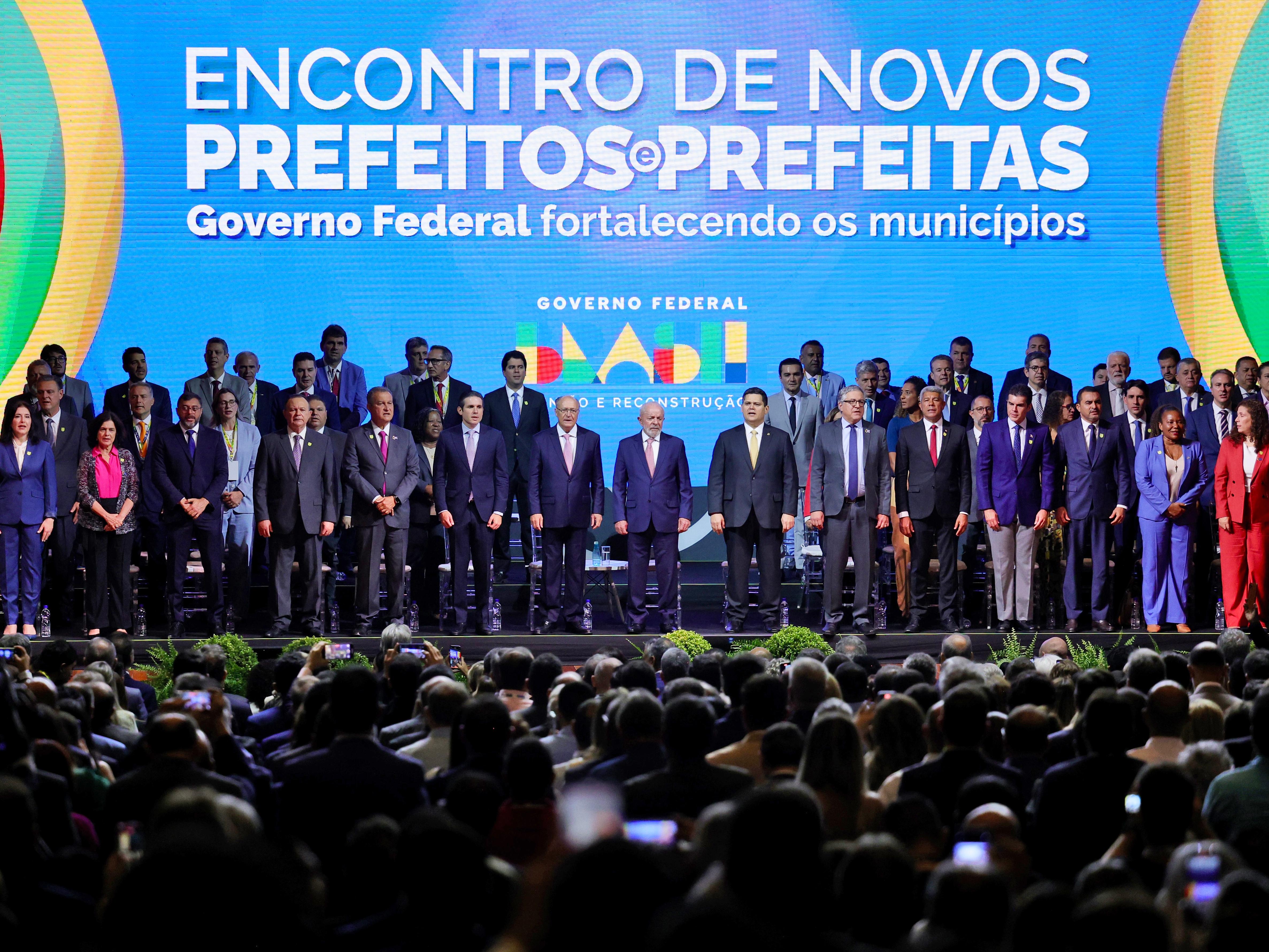 Lula afirma que, ao fim do 3º mandato, prefeitos vão pedir que ele fique no cargo